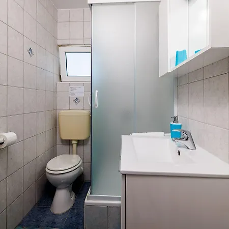 Atemberaubendes 150 Meter Zum Mit Jacuzzi, Meerblick, Pool, Billardtisch Dramalj