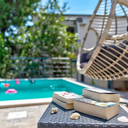 Atemberaubendes 150 Meter Zum Mit Jacuzzi, Meerblick, Pool, Billardtisch Dramalj