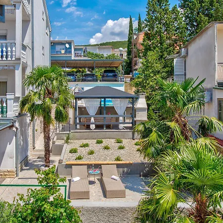 Atemberaubendes 150 Meter Zum Mit Jacuzzi, Meerblick, Pool, Billardtisch