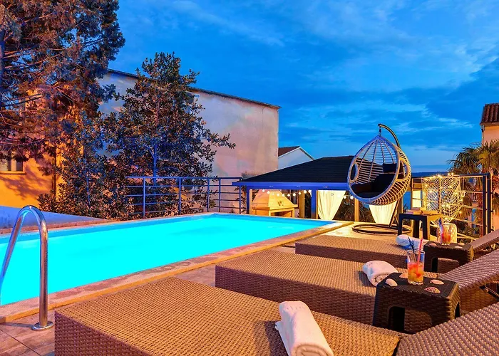 Atemberaubendes 150 Meter Zum Mit Jacuzzi, Meerblick, Pool, Billardtisch Apartament Dramalj