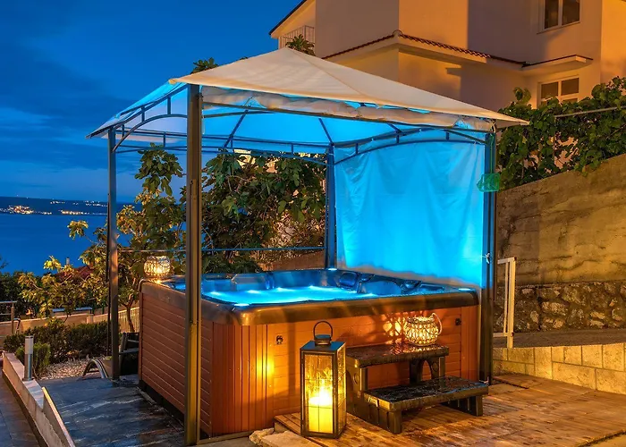 Atemberaubendes 150 Meter Zum Mit Jacuzzi, Meerblick, Pool, Billardtisch