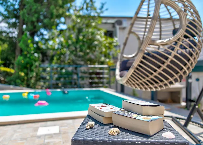 Atemberaubendes 150 Meter Zum Mit Jacuzzi, Meerblick, Pool, Billardtisch Dramalj